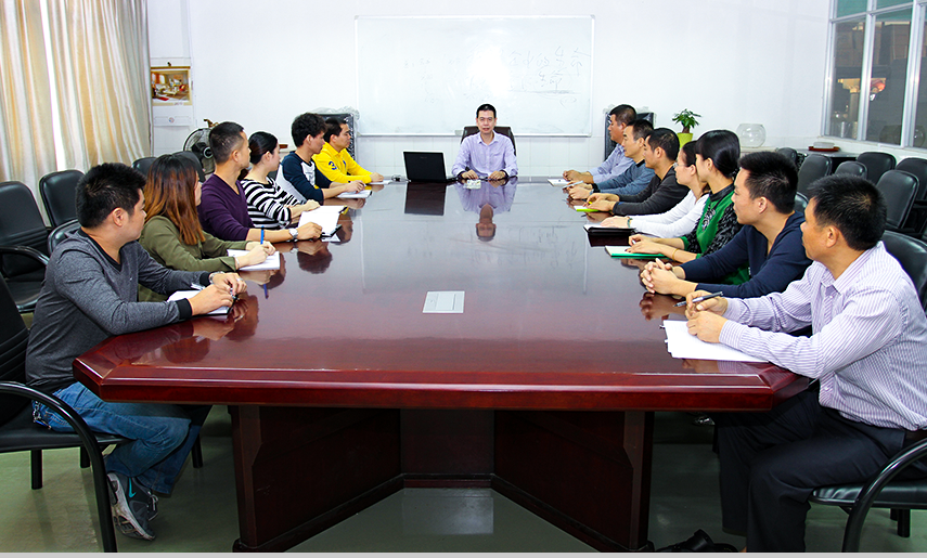 平達利擁有50余套包裝袋生產設備